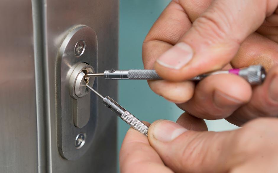 confiance serrure porte blindee Élancourt